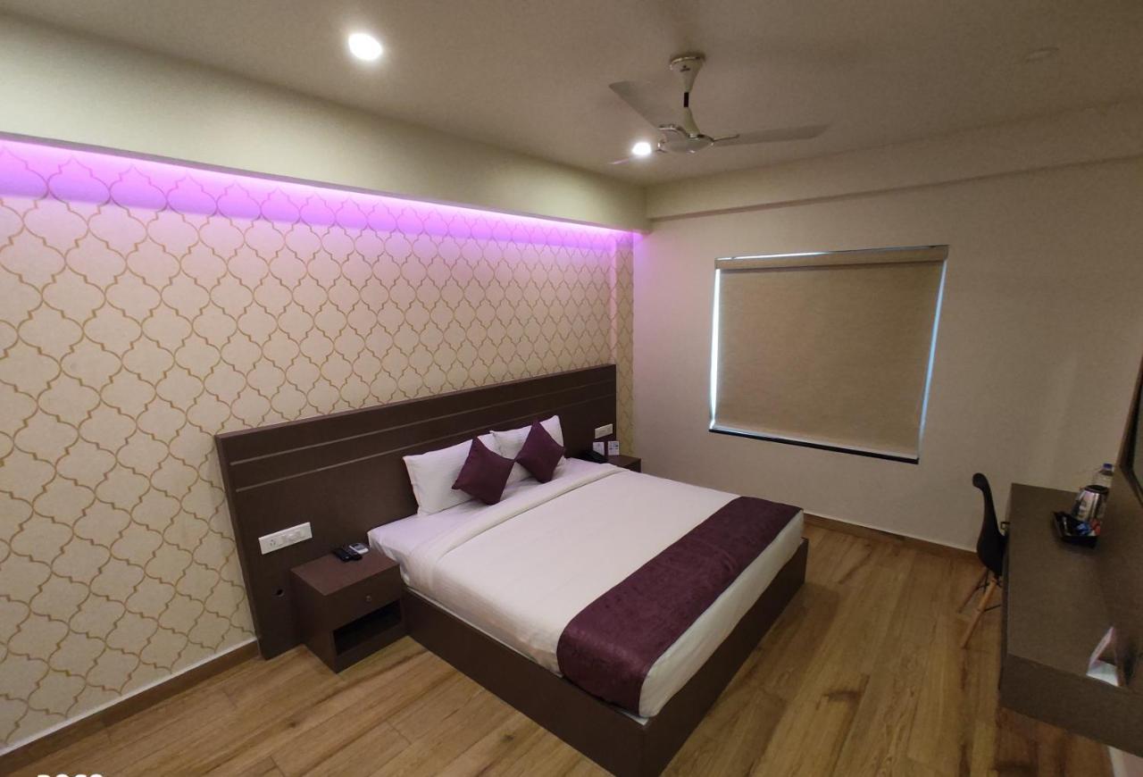 Lavender Infopark Kochi Hotel Buitenkant foto